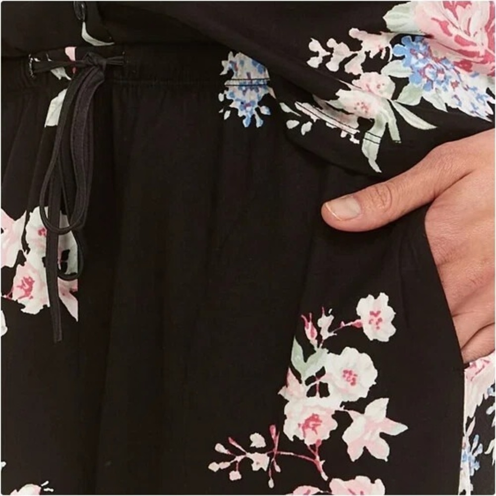Flora Nikrooz Pajama Set Women Size XL Satin Trim Notch Collar Black Floral NWT - Picture 6 of 7